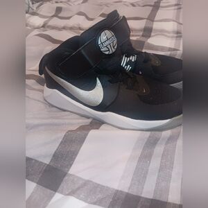 Nike Little Boys Team Hustle D 9 Basketball Sneakers Size 2.5y